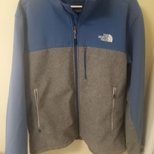 Large northface windwall jacket